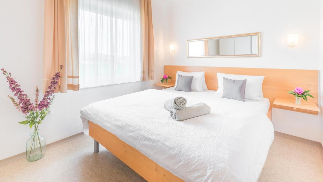 Haus Familie Presslauer-Mori Apartment Клопайн ам Клопайнер Зее Екстериор снимка